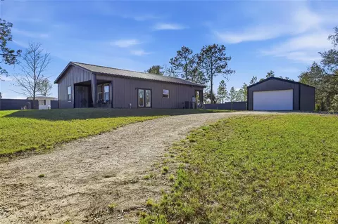 Exterior - 4030 NE 140th Ct, Williston, FL 32696 photo 6 of 8
