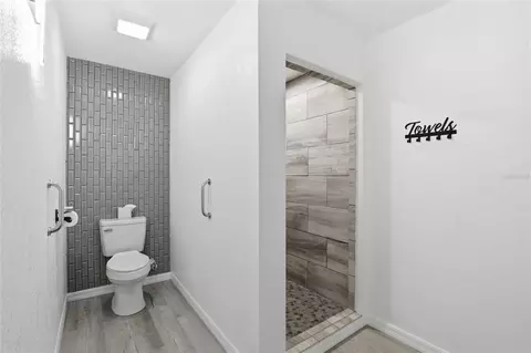 Bath - 4030 NE 140th Ct, Williston, FL 32696 photo 2 of 3