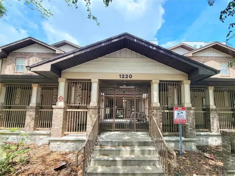1220 SW 1st Ave #304, Gainesville, FL 32601