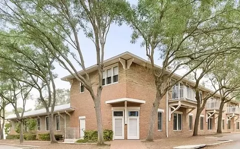 9150 SW 49th Pl #C, Gainesville, FL 32608