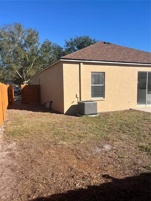 Exterior - 13455 Silvercreek Dr, Riverview, FL 33579 photo 5 of 8