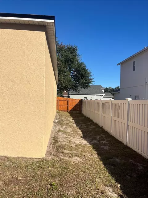 Exterior - 13455 Silvercreek Dr, Riverview, FL 33579 photo 3 of 8
