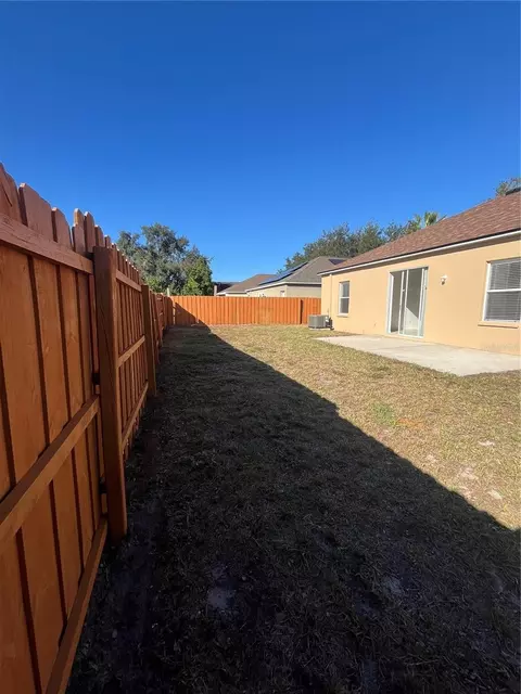 Exterior - 13455 Silvercreek Dr, Riverview, FL 33579 photo 6 of 8