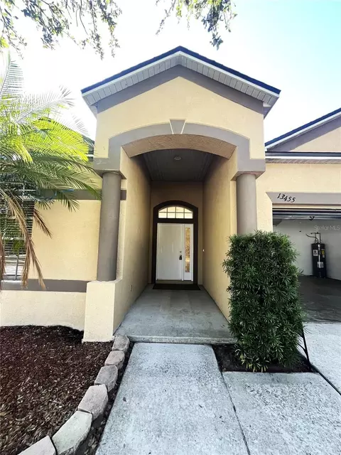 Exterior - 13455 Silvercreek Dr, Riverview, FL 33579 photo 2 of 8
