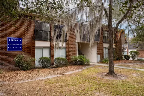 1700 SW 16th Ct #B27, Gainesville, FL 32608