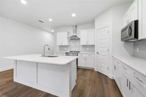 Kitchen - 1132 SW 67th Way, Gainesville, FL 32607 photo 3 of 4