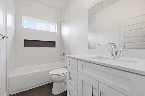 Bath - 1132 SW 67th Way, Gainesville, FL 32607 photo 3 of 3