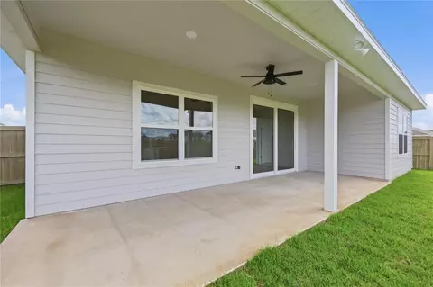 Exterior - 1086 SW 67th Way, Gainesville, FL 32607 photo 2 of 7