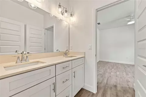 Bath - 1086 SW 67th Way, Gainesville, FL 32607 photo 6 of 6