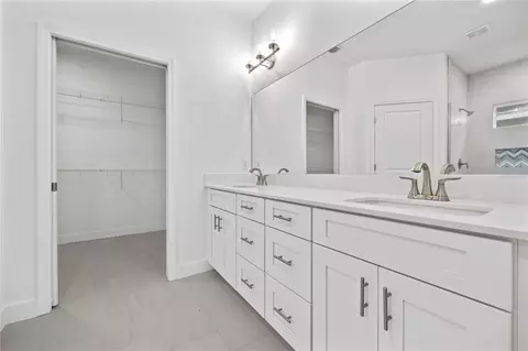 Bath - 1086 SW 67th Way, Gainesville, FL 32607 photo 5 of 7