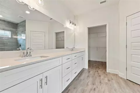 Bath - 1086 SW 67th Way, Gainesville, FL 32607 photo 1 of 6