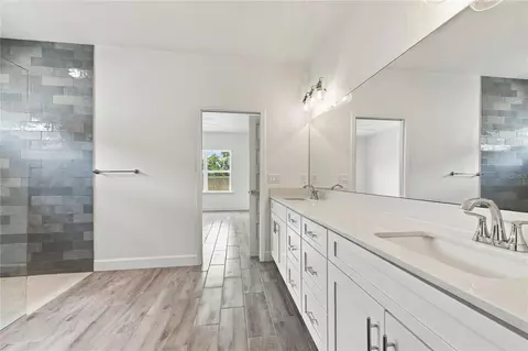Bath - 1086 SW 67th Way, Gainesville, FL 32607 photo 2 of 6