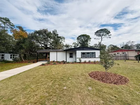 2403 NE 11th St, Gainesville, FL 32609