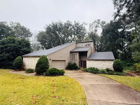 2435 NW 27th Pl, Gainesville, FL 32605
