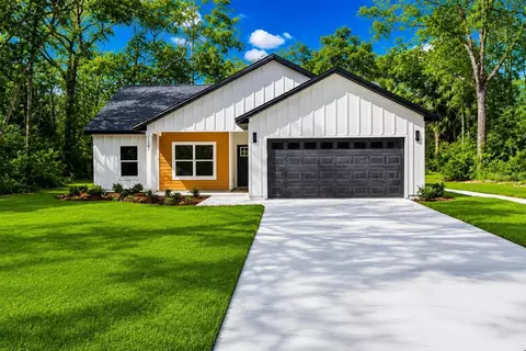 11380 NW 92nd Ct, Chiefland, FL 32626