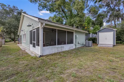 Exterior - 205 SE 7th St, Gainesville, FL 32601 photo 12 of 13