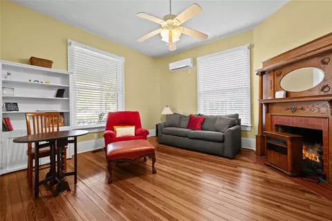 Living - 205 SE 7th St, Gainesville, FL 32601 photo 6 of 6