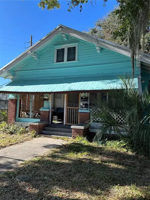 102 NW 7th St, Gainesville, FL 32601