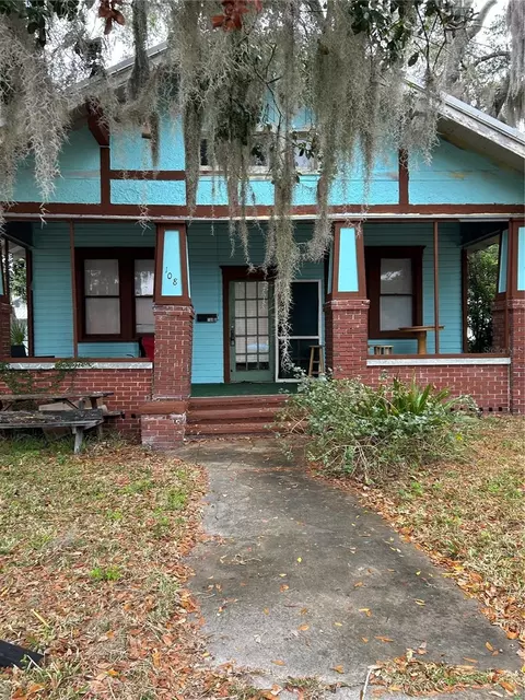 108 NW 7th St, Gainesville, FL 32601