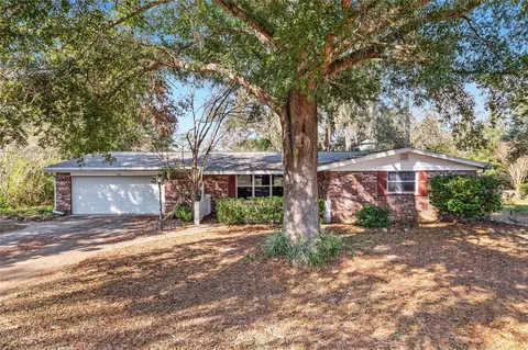 560 E Country Club Dr, Williston, FL 32696