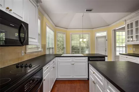 Kitchen - 4509 NW 53rd St, Gainesville, FL 32606 photo 10 of 11