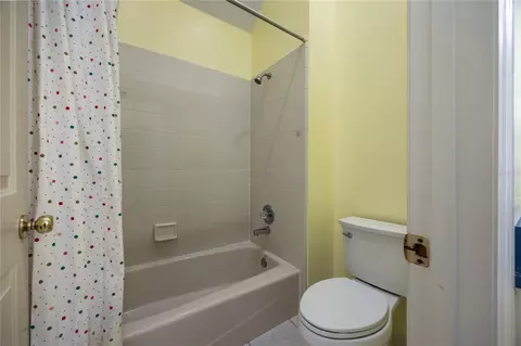 Bath - 4509 NW 53rd St, Gainesville, FL 32606 photo 7 of 7