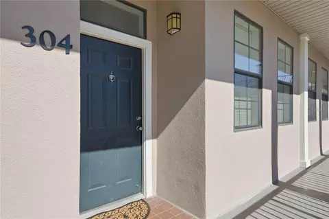 20 SW 6th St #304, Gainesville, FL 32601