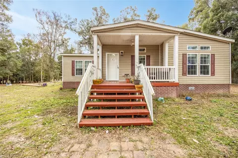 1085 State Road 100, Florahome, FL 32140