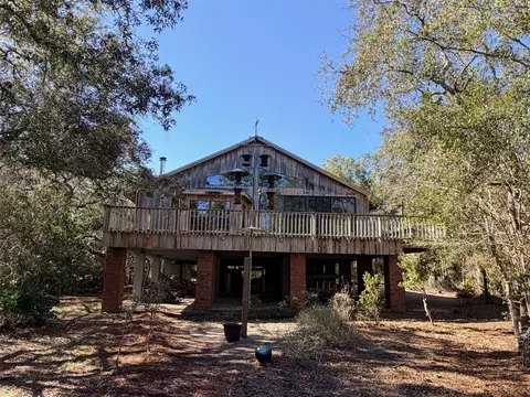 127 SE 930 St, Old Town, FL 32680