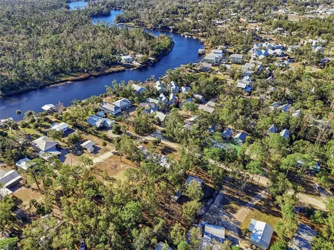 View/Area - 317 Cedar St NE, Steinhatchee, FL 32359 photo 5 of 8