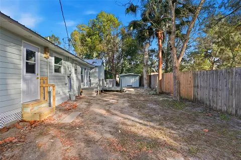 Exterior - 425 SE 2nd St, Williston, FL 32696 photo 7 of 13