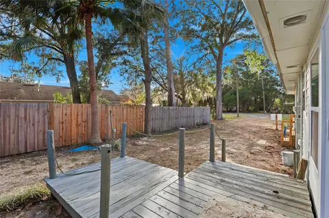 Exterior - 425 SE 2nd St, Williston, FL 32696 photo 9 of 13