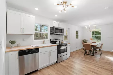 Kitchen - 425 SE 2nd St, Williston, FL 32696 photo 1 of 1