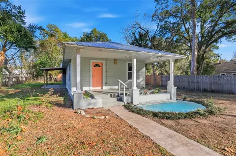 Exterior - 425 SE 2nd St, Williston, FL 32696 photo 2 of 13