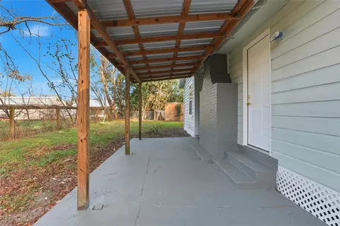 Exterior - 425 SE 2nd St, Williston, FL 32696 photo 6 of 13