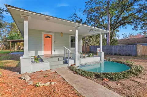 Exterior - 425 SE 2nd St, Williston, FL 32696 photo 4 of 13