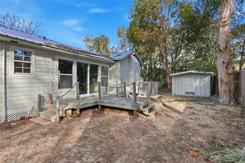 Exterior - 425 SE 2nd St, Williston, FL 32696 photo 10 of 13