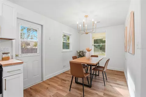 Dining - 425 SE 2nd St, Williston, FL 32696 photo 3 of 3