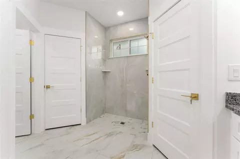Bath - 1471 NE 153rd Ave, Williston, FL 32696 photo 3 of 5