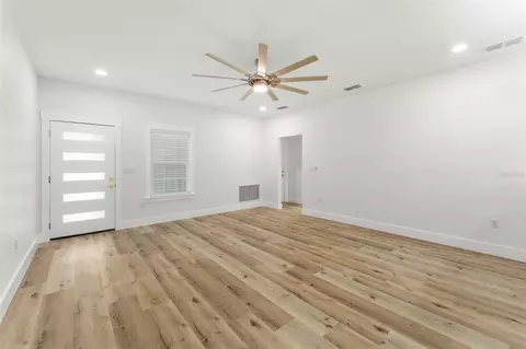 Living - 1471 NE 153rd Ave, Williston, FL 32696 photo 3 of 4