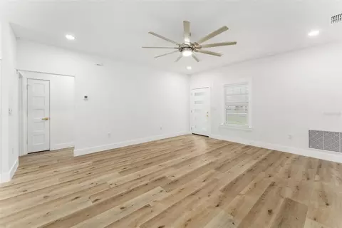Living - 1471 NE 153rd Ave, Williston, FL 32696 photo 2 of 4