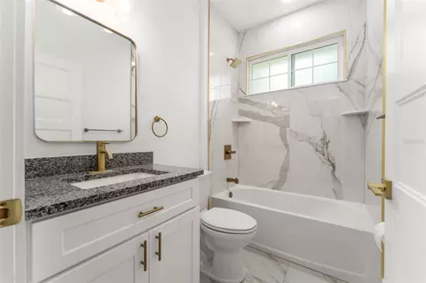 Bath - 1471 NE 153rd Ave, Williston, FL 32696 photo 1 of 5