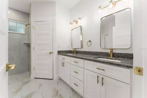 Bath - 1471 NE 153rd Ave, Williston, FL 32696 photo 2 of 5