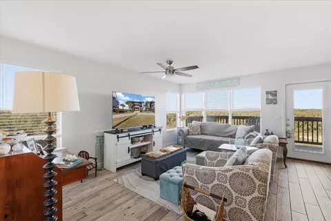 Living - 11 Old Mill Dr #9C, Cedar Key, FL 32625 photo 1 of 2
