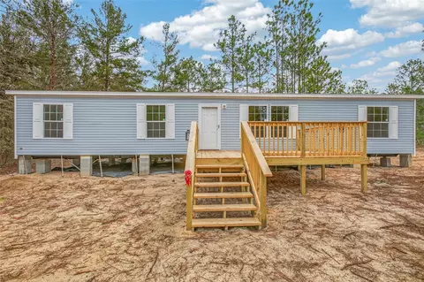 419 Lily Trl, Interlachen, FL 32148