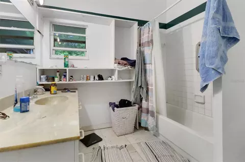 Bath - 1000 Rabbit Run Rd, Naples, FL 34120 photo 3 of 3