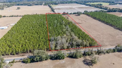 002 NW 10th Ave, Trenton, FL 32693