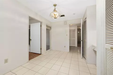 Entry Way - 412 NW 46th St, Gainesville, FL 32607 photo 2 of 2