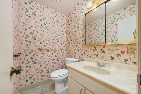 Bath - 412 NW 46th St, Gainesville, FL 32607 photo 6 of 6