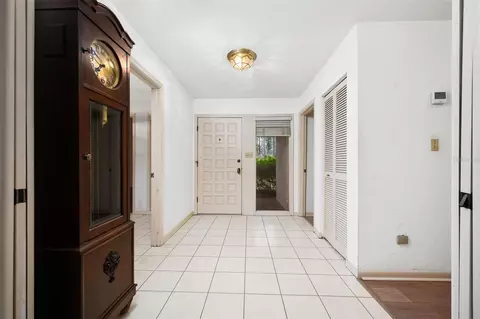 Entry Way - 412 NW 46th St, Gainesville, FL 32607 photo 1 of 2